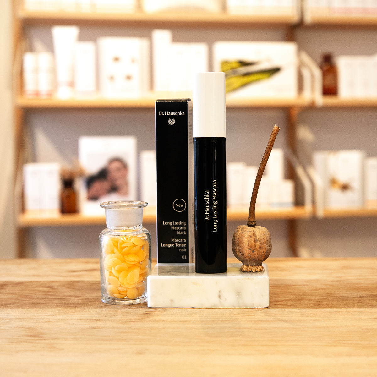 dr. hauschka long lasting mascara black
