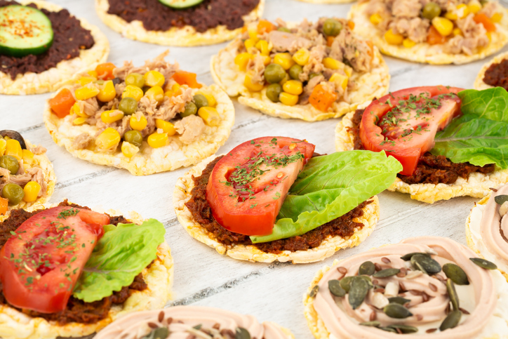 quinoa crackers voor bij de planten challenge met gezond beleg