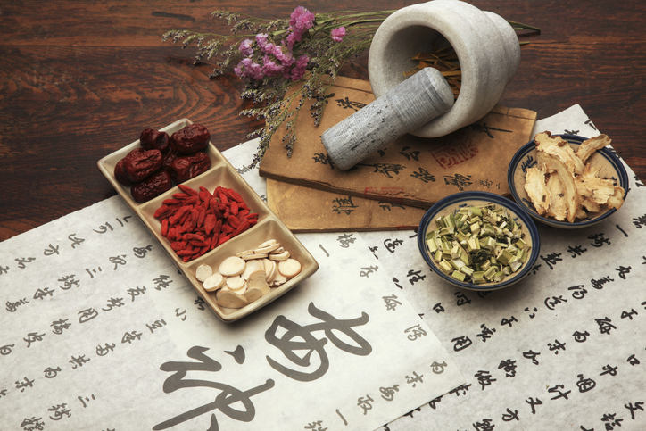 TCM traditional chinese medicine producten kruiden en vijzel